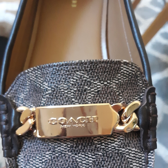 Authentic Coach Olive Loafers - Picture 5 of 7